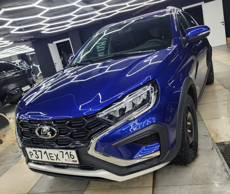 Lada Vesta X Cross — бронирование кузова полиуретановой пленкой, тонировка стекол