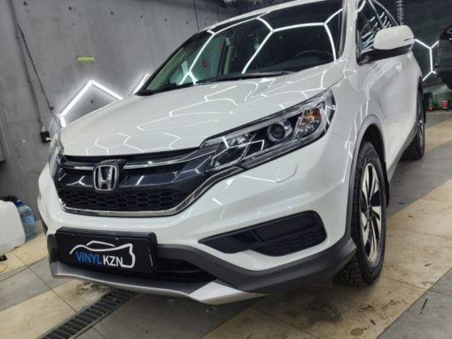 Honda CR-V — забронировали прозрачной полиуретановой плёнкой капот, фары и бампер