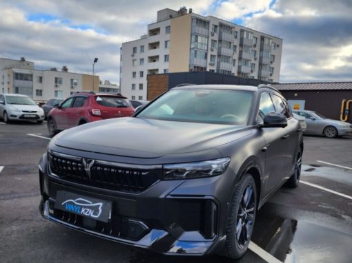 Voyah Free — бронирование кузова матовой пленкой, бронирование мониторов, шумоизоляция арок, установка «Tweaks»