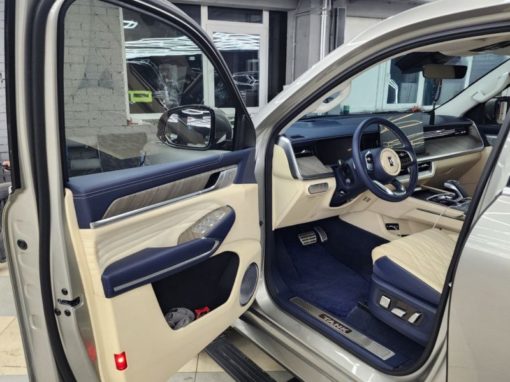 Tank 500 — установили доводчики дверей и бронирование фар