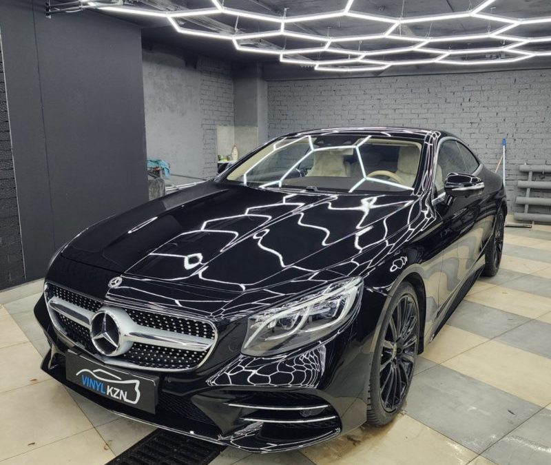 Mercedes S-Class Coupe — переклеили полиуретановой плёнкой капот, бампер, фары