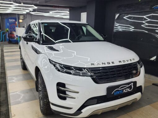 Range Rover Evoque — бронирование полиуретановой плёнкой передних фар, лобового и панорамы