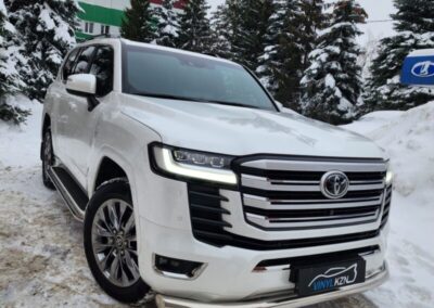Toyota Land Cruiser 300 — чистка пленки на кузове и нанесение антидождя