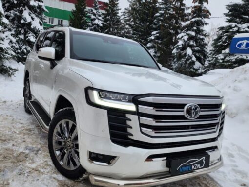 Toyota Land Cruiser 300 — чистка пленки на кузове и нанесение антидождя