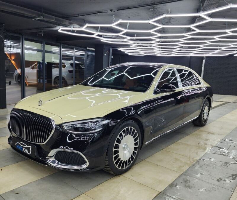 Mercedes Benz Maybach Z223 — оклеили весь кузов полиуретановой плёнкой в два цвета