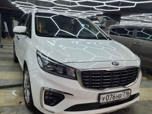 Kia Carnival — бронирование прозрачной полиуретановой пленкой