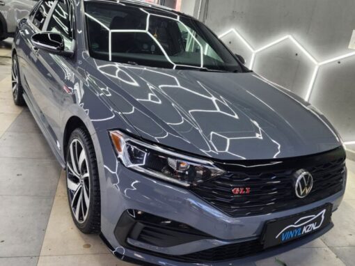 Volkswagen Jetta — глубокая полировка и бронирование кузова, покрытие керамикой