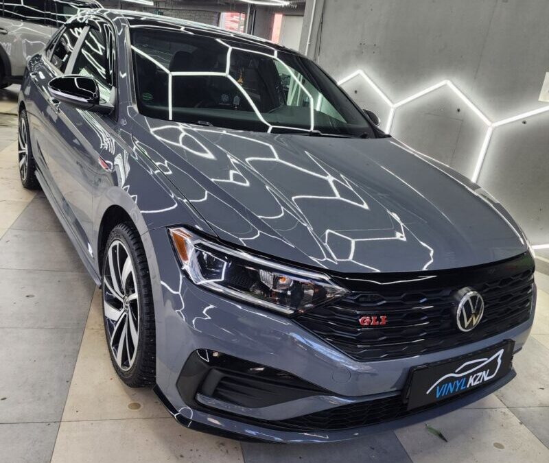 Volkswagen Jetta — глубокая полировка и бронирование кузова, покрытие керамикой