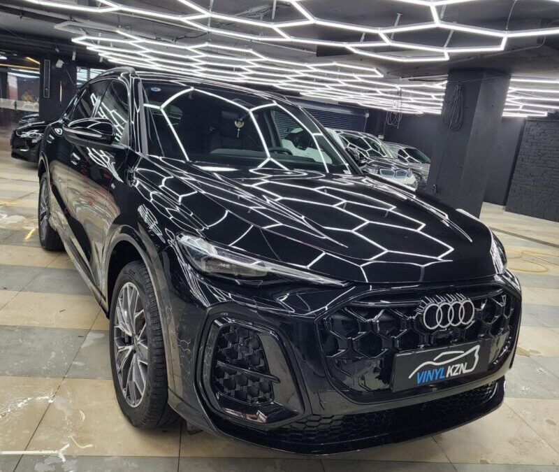 Audi Q5 — бронирование кузова и бронирование мониторов, установка защитной сетки