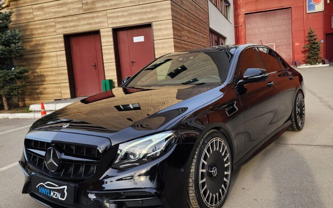 Mercedes‑Benz E‑Class — полировка кузова и нанесение керамики, тонировка стекол