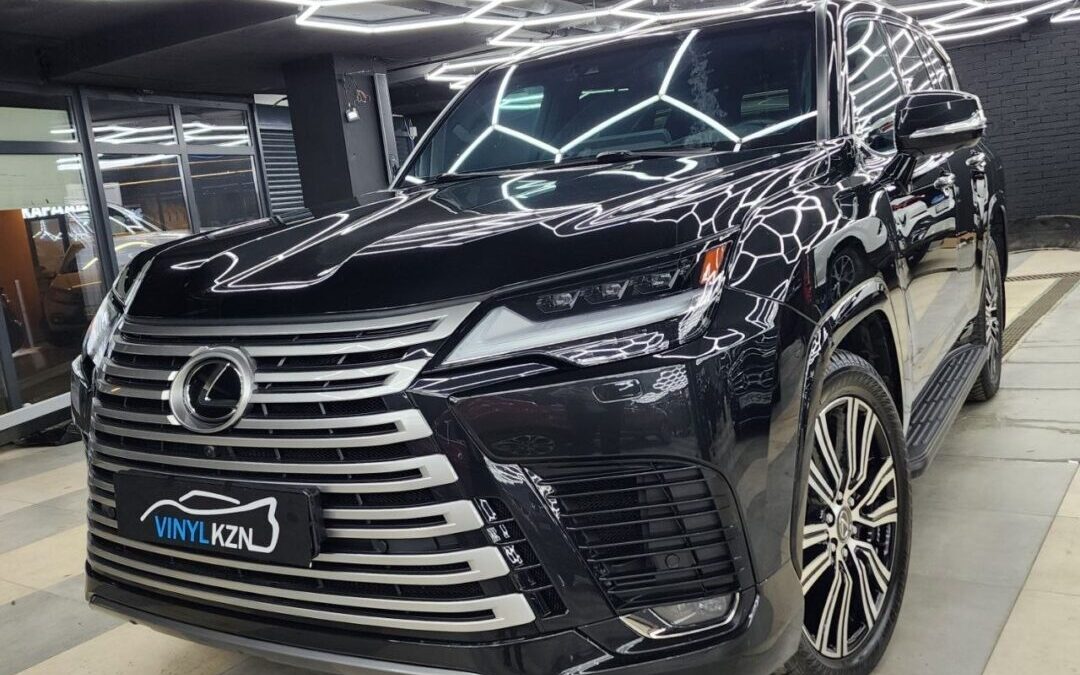 Бронирование полиуретановой пленкой кузова автомобиля Lexus LX