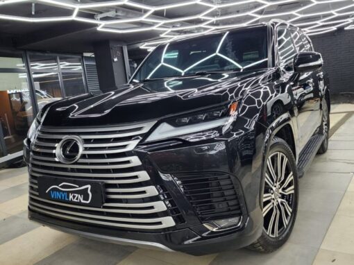 Бронирование полиуретановой пленкой кузова автомобиля Lexus LX