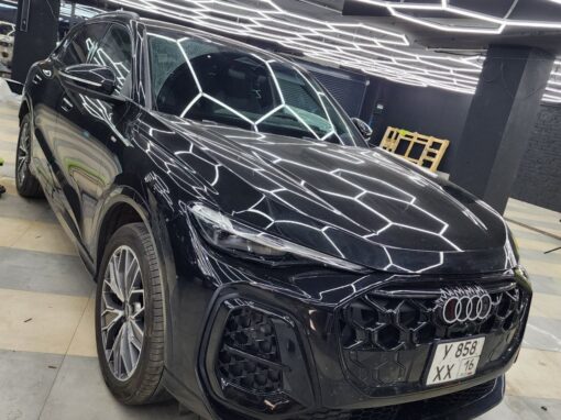 Audi Q5 — установили бесштыревые доводчики дверей