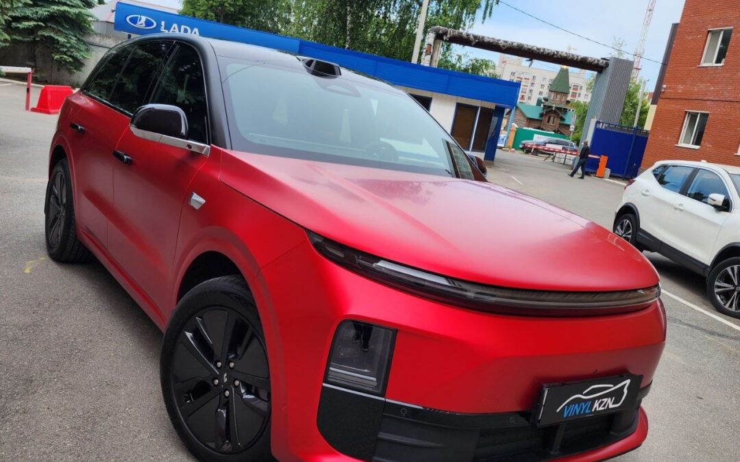Lixiang L6 — оклеили кузов автомобиля красной матовой полиуретановой пленкой