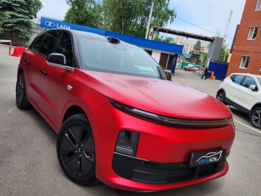 Lixiang L6 — оклеили кузов автомобиля красной матовой полиуретановой пленкой