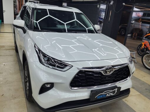 Toyota Highlander — комплексное бронирование кузова и монитора в салоне
