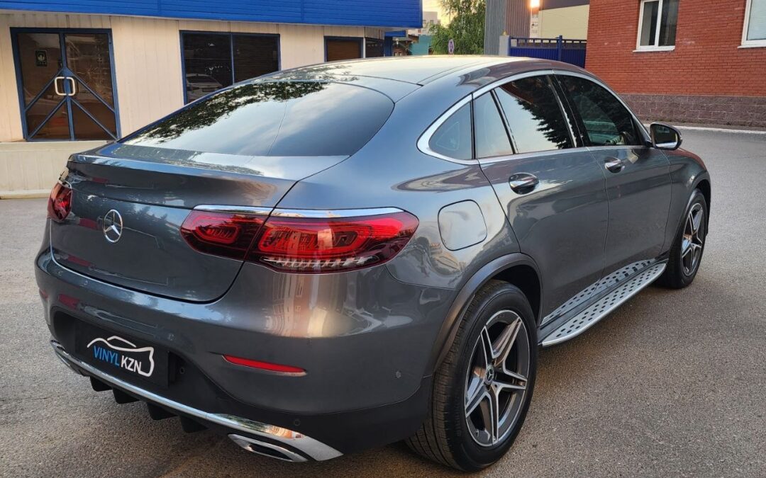 Mercedes Benz GLC — химчистка, ремонт сколов и полировка, тонировка