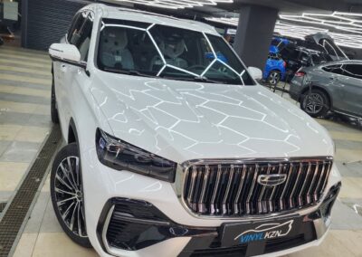 Geely Monjaro — бронирование полиуретановой пленкой кузова авто