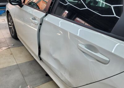 Honda Civic — ремонт сложной вмятины на двери без покраски методом PDR