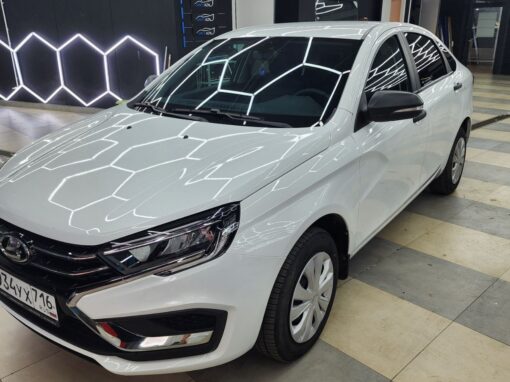 Lada Vesta — атермальная тонировка стекол автомобиля