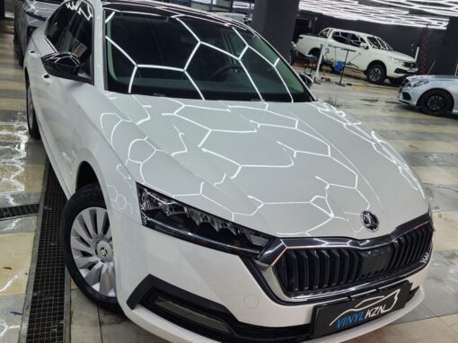 Skoda Octavia — ремонт сколов на ЛКП, бронирование авто и оклейка крыши