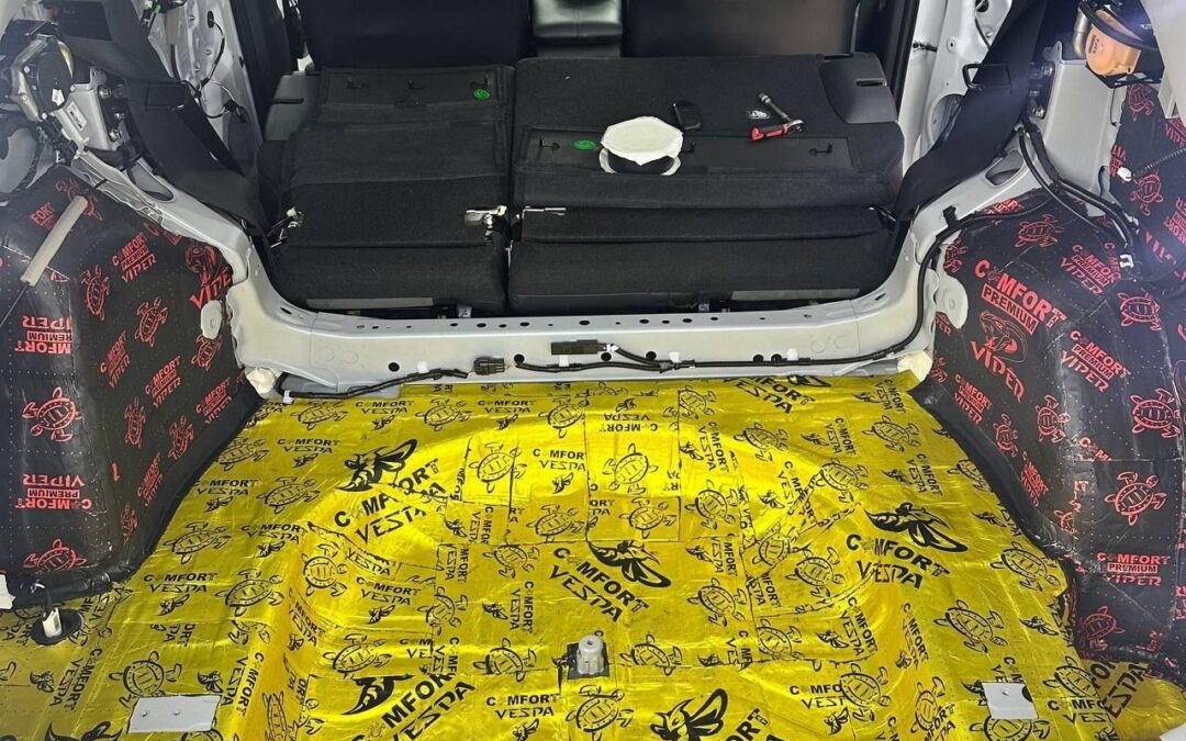 Toyota Rav4 — сделали шумоизоляцию багажного отсека, задних крыльев, дверей