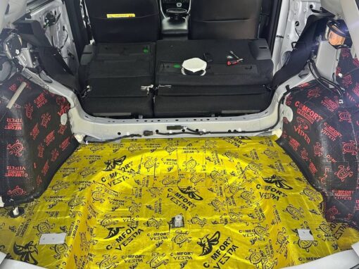 Toyota Rav4 — сделали шумоизоляцию багажного отсека, задних крыльев, дверей