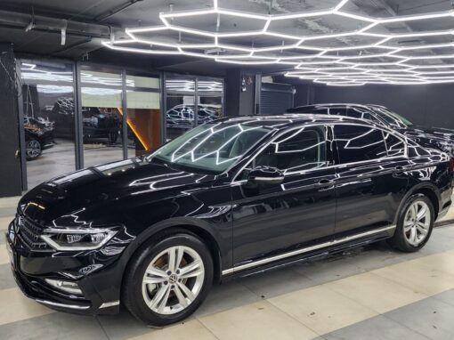 VW Passat — ремонт вмятин без покраски, полировка и бронирование кузова