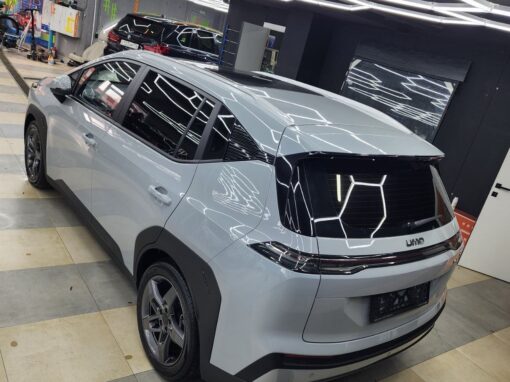 Бронирование защитной пленкой нового автомобиля Umo model 5
