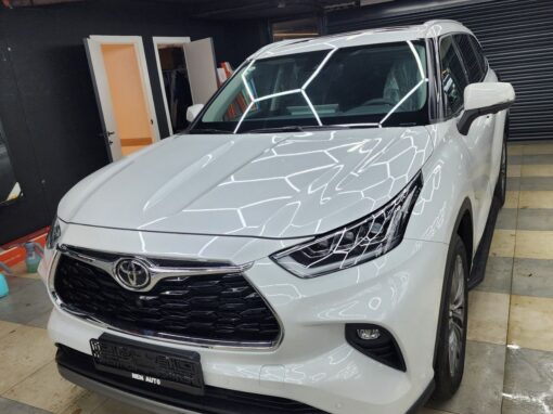 Toyota Highlander — бронирование автомобиля полиуретановой плёнкой